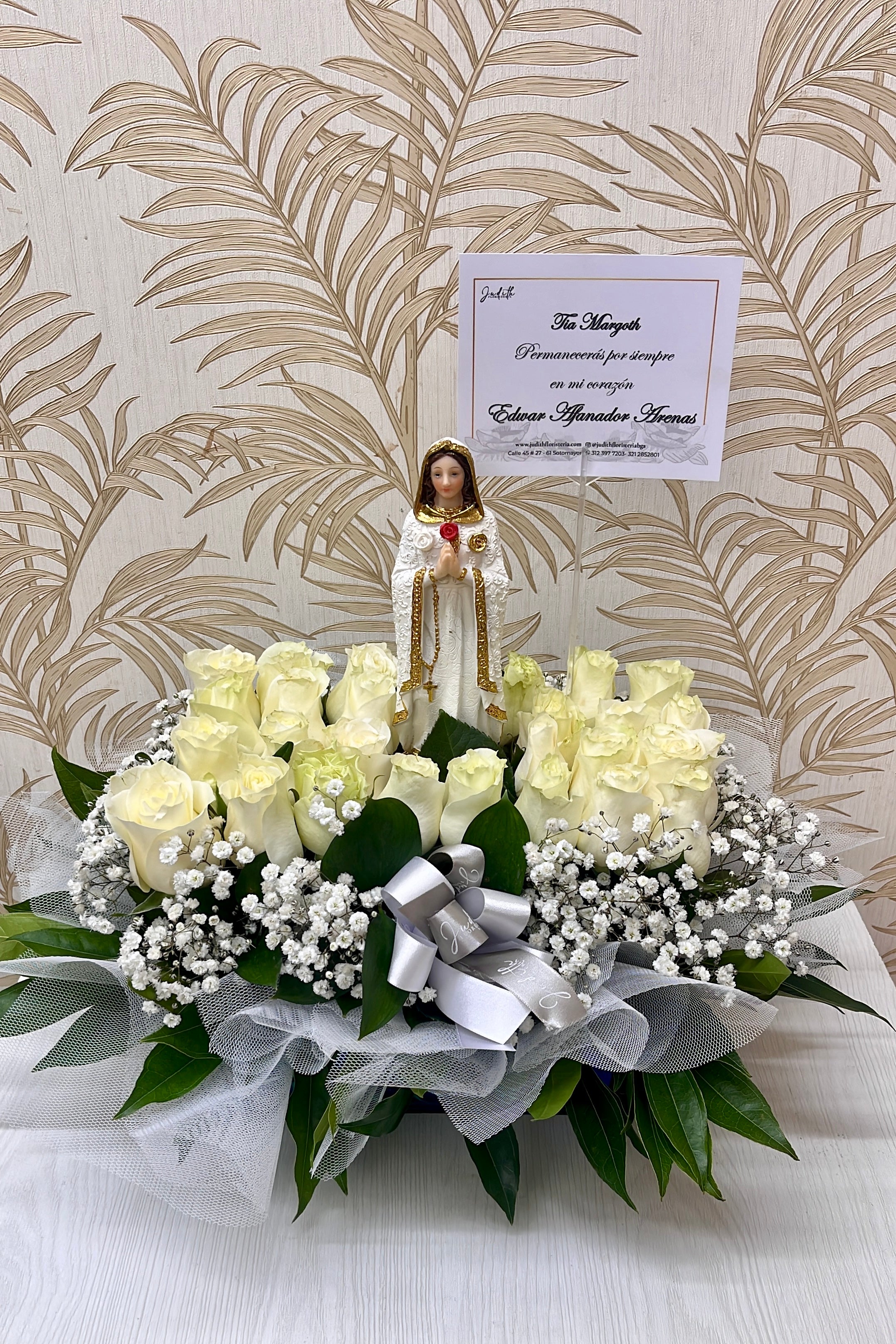 I-08  Tapizado en rosas con imagen de la Virgen