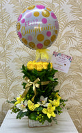 R-10   Arreglo dos niveles rosas, orquídeas y globo personalizado