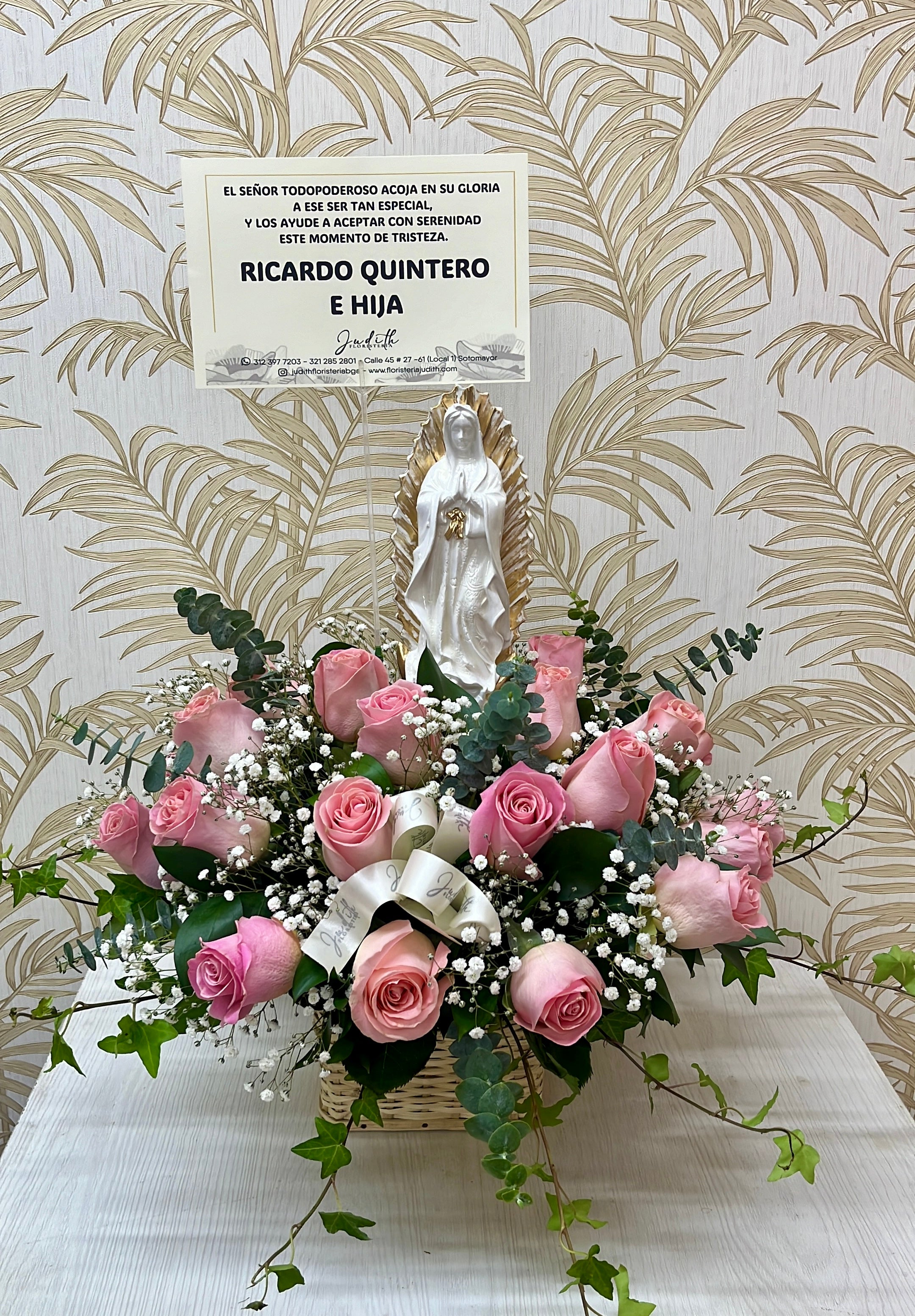 R-12   Canasta en rosas con Virgen