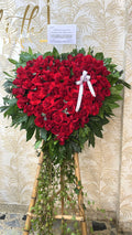 C-05   Pedestal en corazón rojo